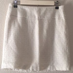 Banana Republic Cream Skirt, Size 6 Petite